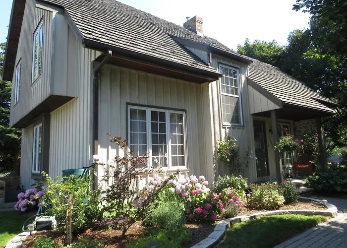 Cedar Gables Bed & Breakfast Niagara-on-the-Lake